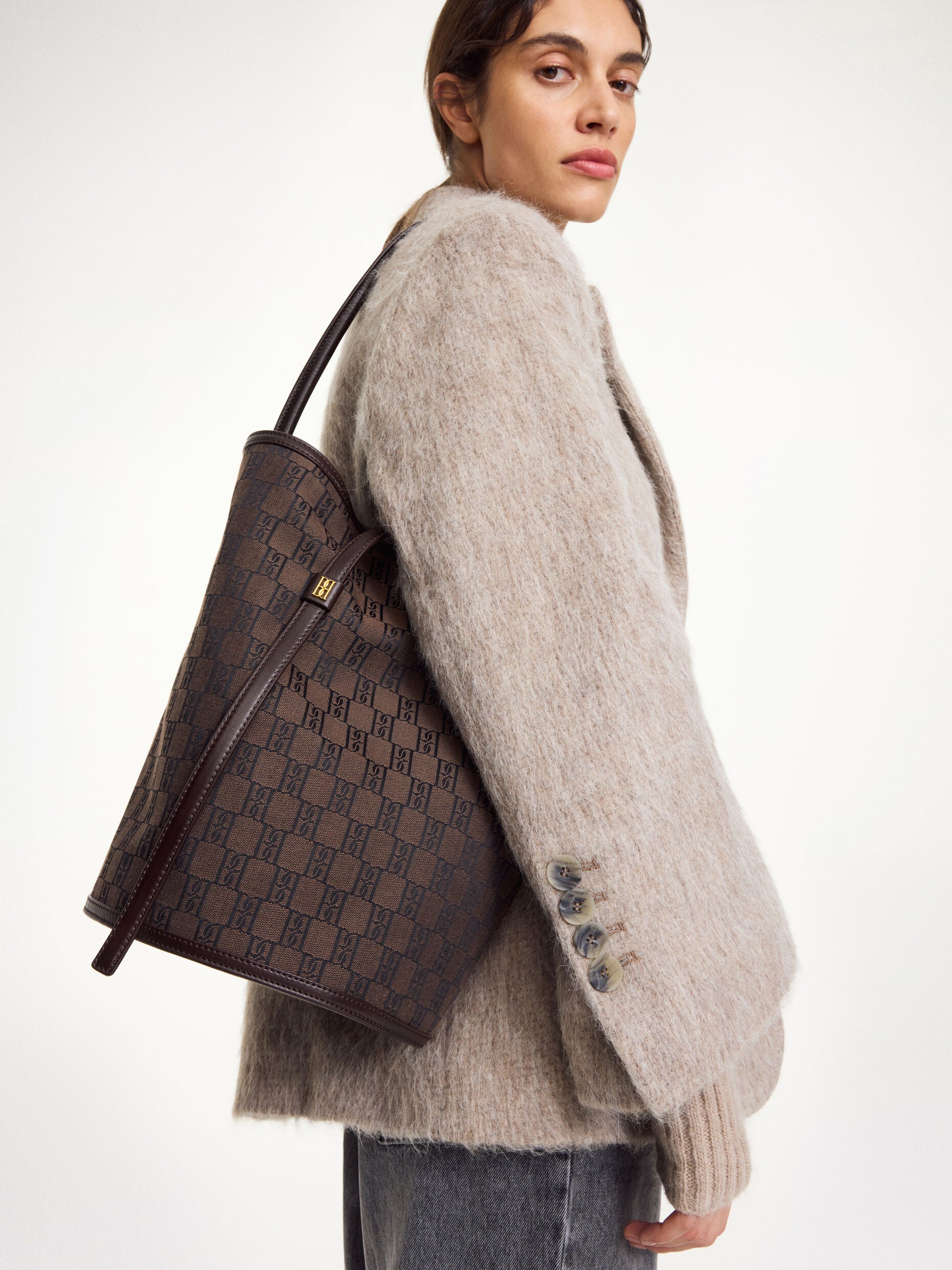 Maryllon bucket bag