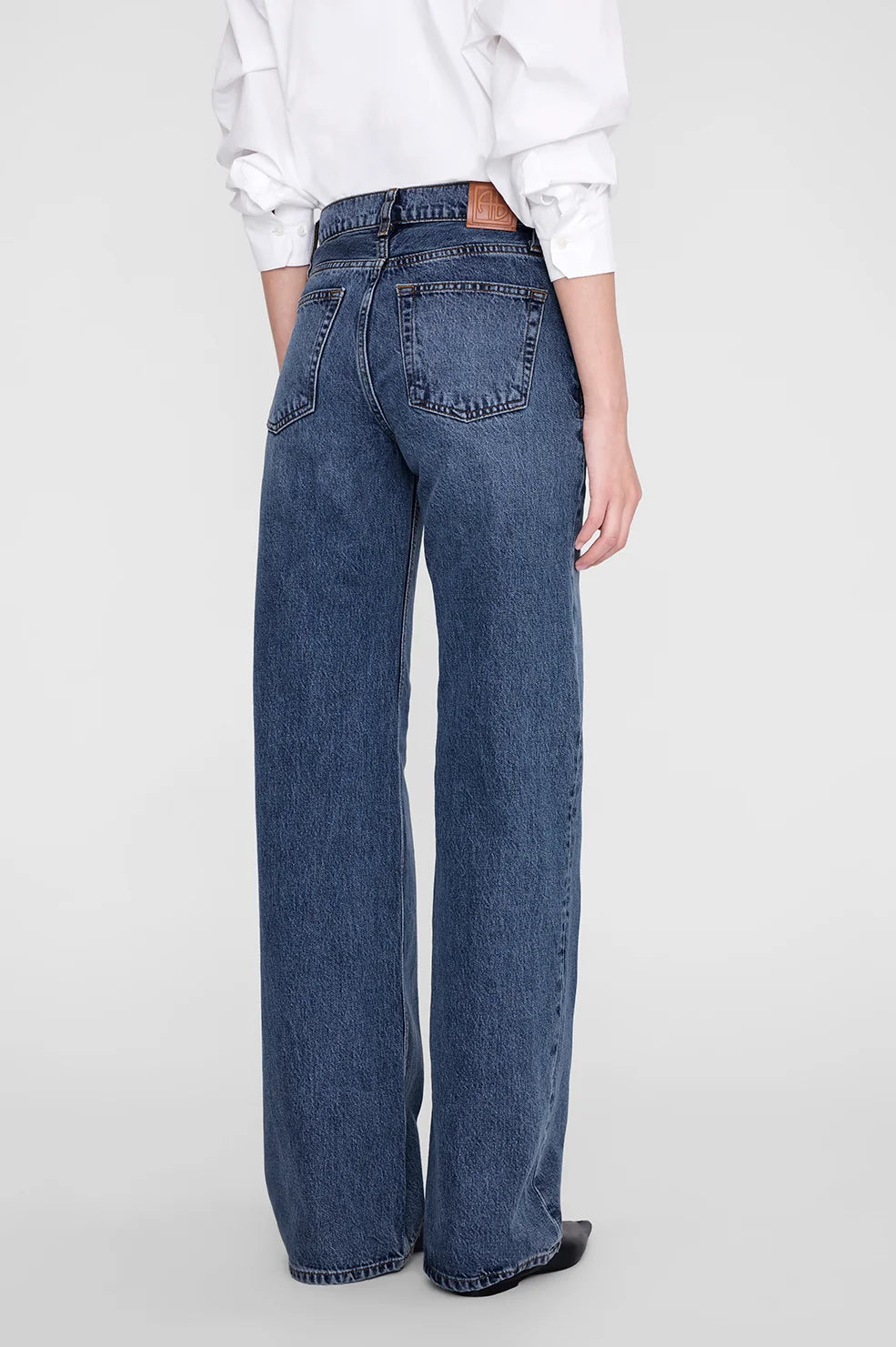 HUGH JEAN 34"