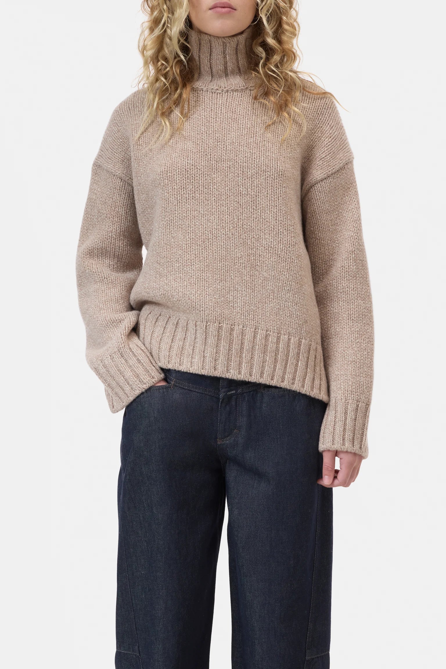 Roll neck pullover