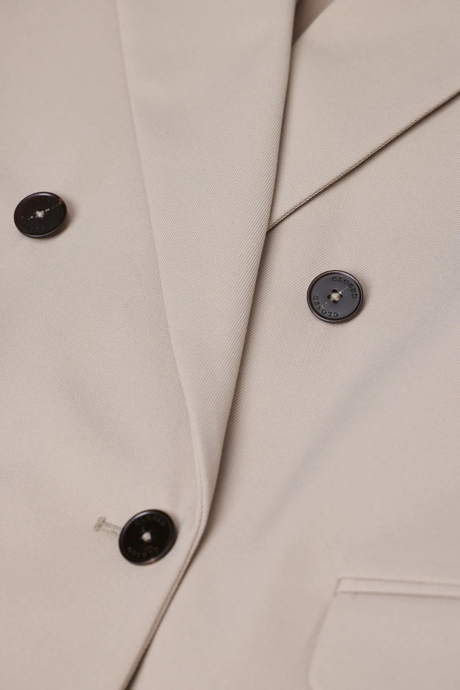 Fitted double breasted blazer